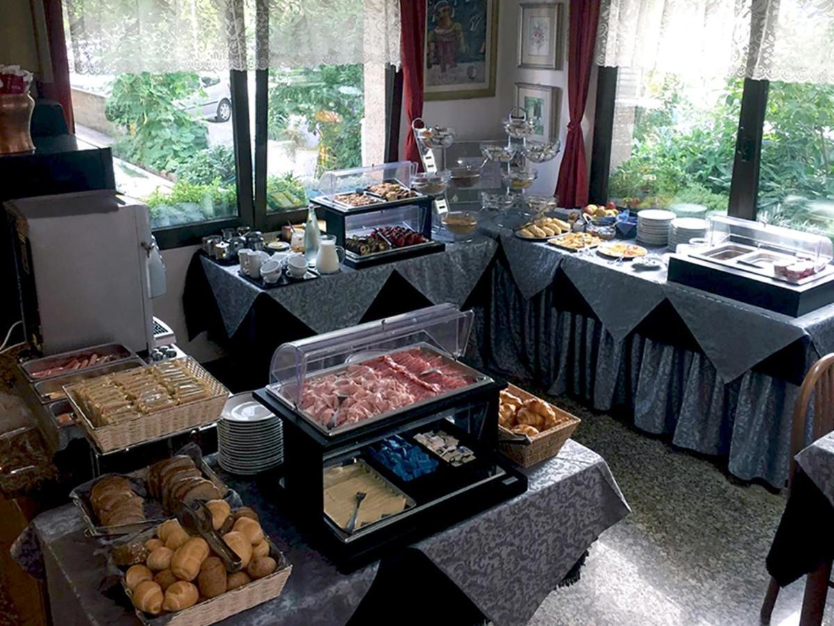 לידו די ג'סולו Hotel Ondina מראה חיצוני תמונה